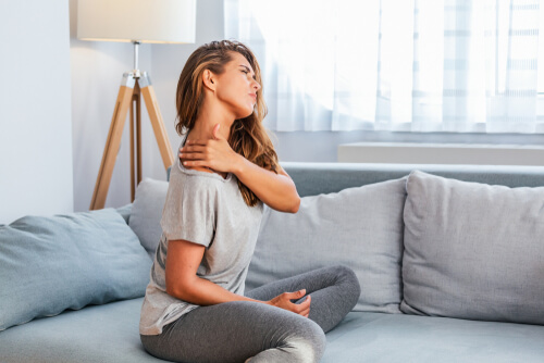 Neck, shoulder and arm pain with numbness in the fingers — what does it mean?