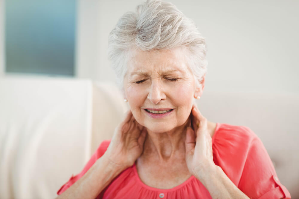 Why do I feel a burning pain in my neck? shutterstock 388564369 Why do I feel a burning pain in my neck?