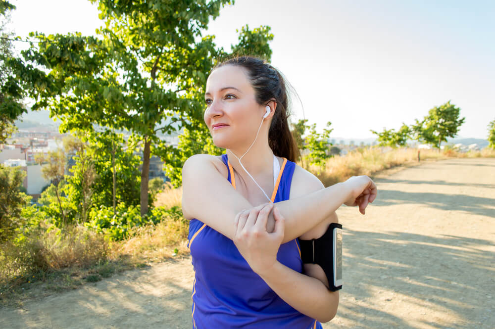 Two effective shoulder stretches for reducing pain