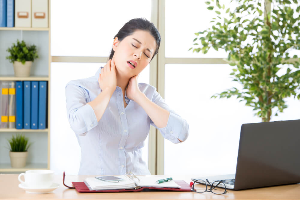 Why does it hurt to turn my neck?