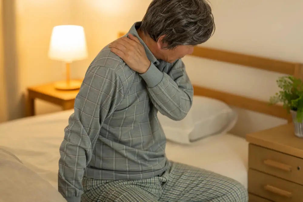 6 signs that you may be dealing with a torn rotator cuff