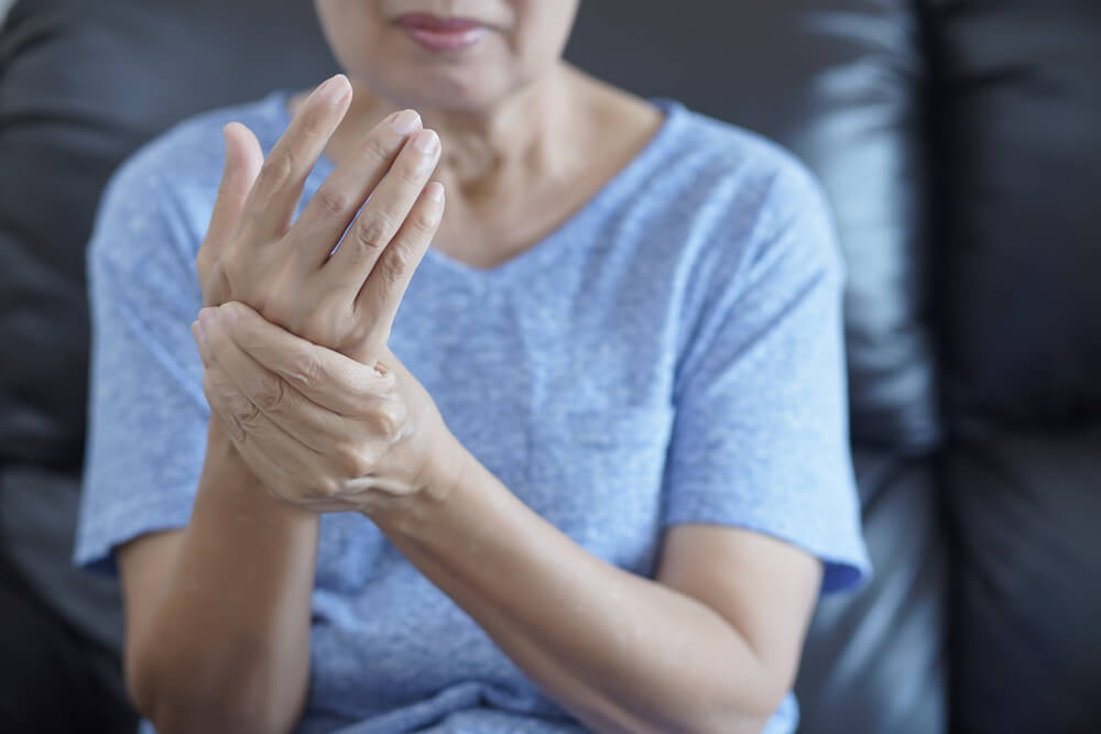 What it could mean if you have pain in the back of your hand shutterstock 758481625 What it could mean if you have pain in the back of your hand