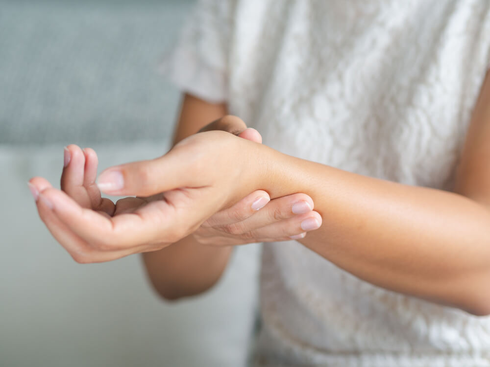 Three causes of burning pain in the wrist shutterstock 1188271540 Three causes of burning pain in the wrist