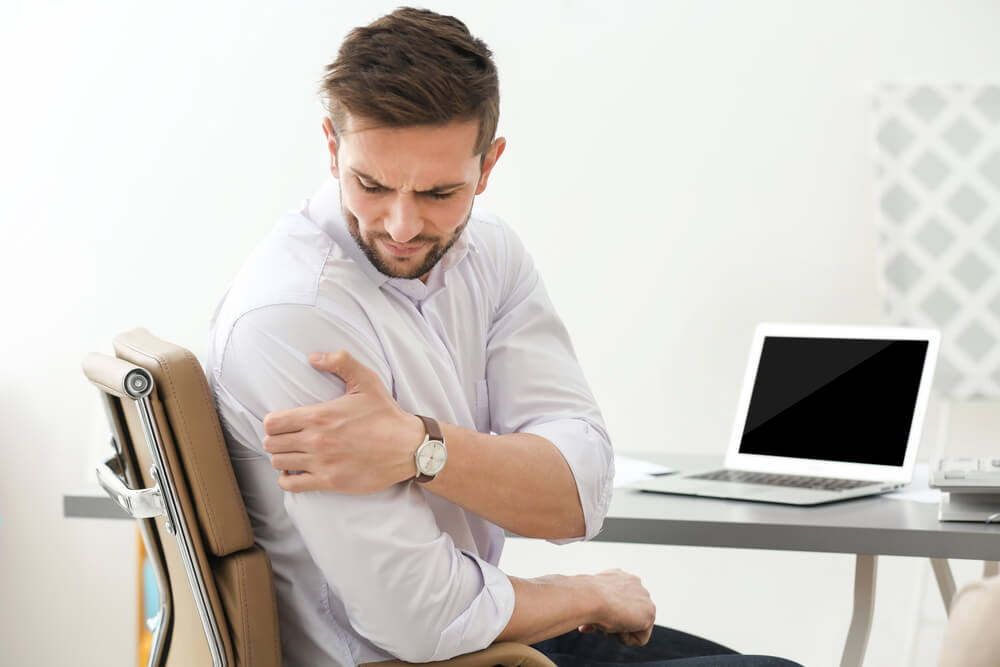 3 physical therapy exercises that can help your biceps tendinitis shutterstock 562206061 3 physical therapy exercises that can help your biceps tendinitis