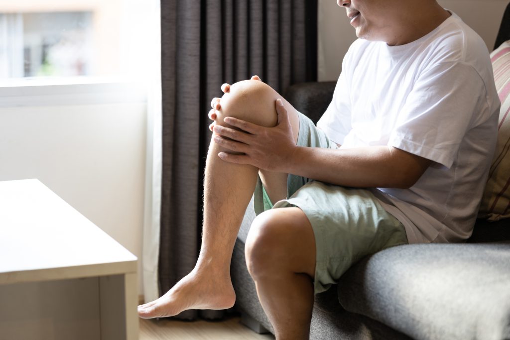 why does my knee sound crunchy? your guide to joint sounds knee pain